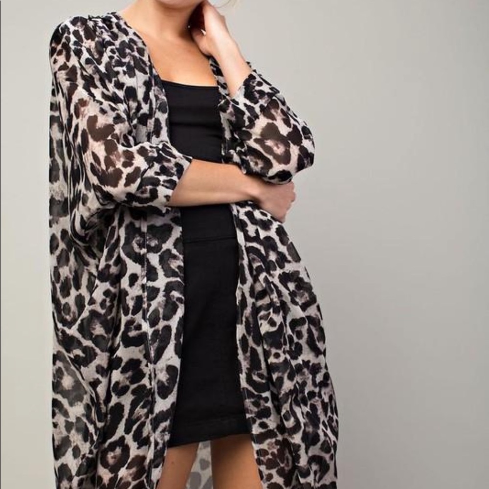White leopard print kimono